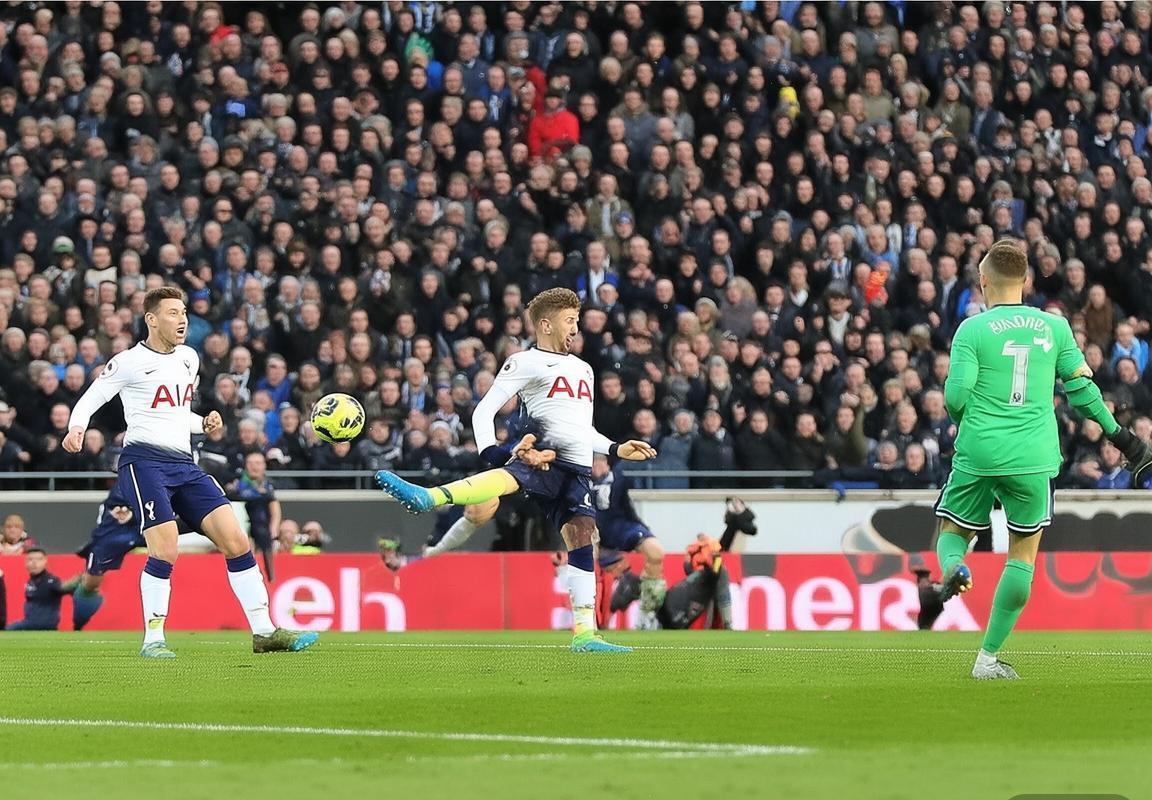 罗梅罗倒钩破门难掩热刺联赛五轮不胜，防守漏洞与进攻效率凸显波斯特科格鲁战术体系困境